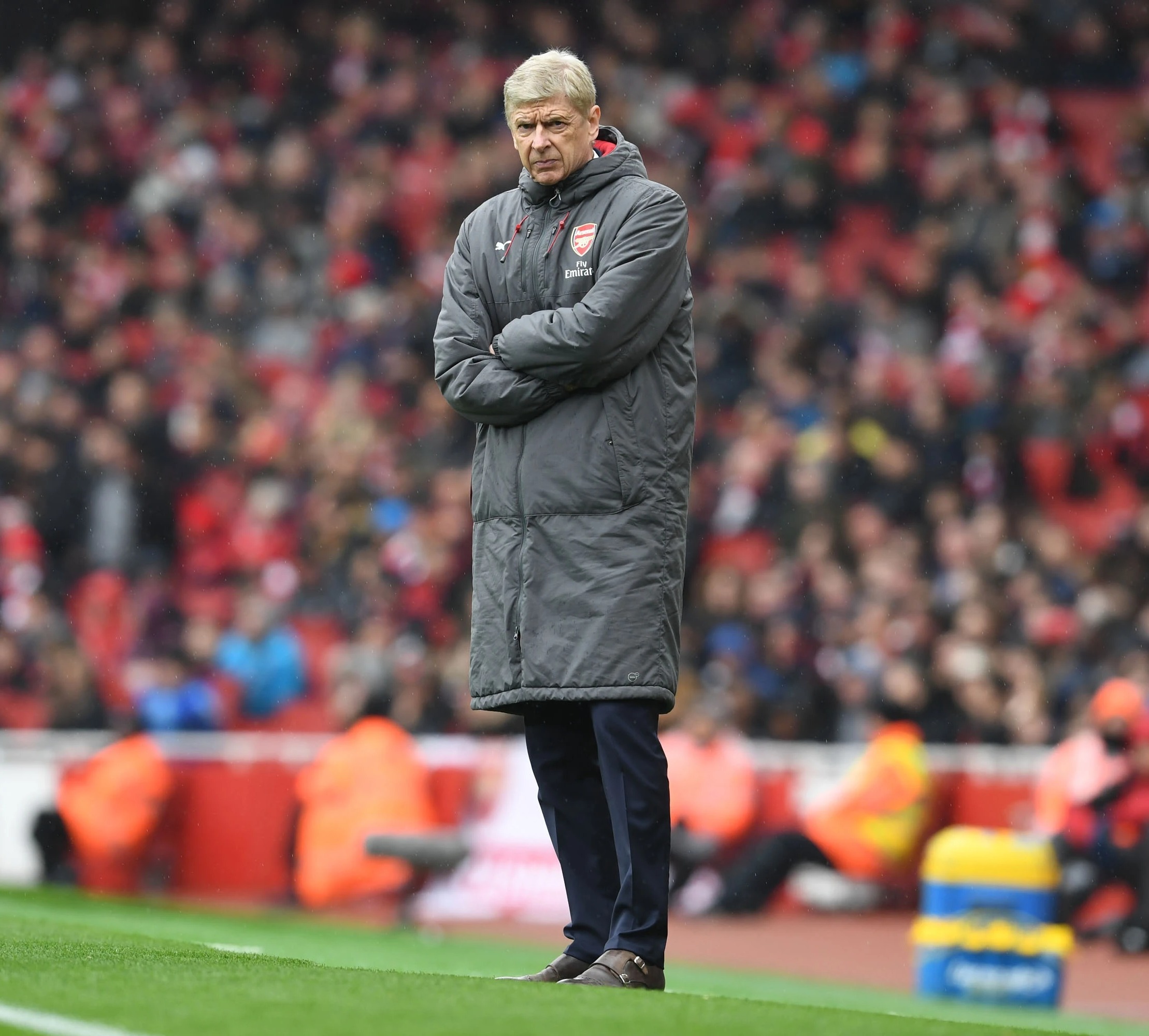 , Fans all say the same thing as Bukayo Saka and Arsenal squad wear iconic Arsene Wenger coat for chilly Bodo/Glimt trip