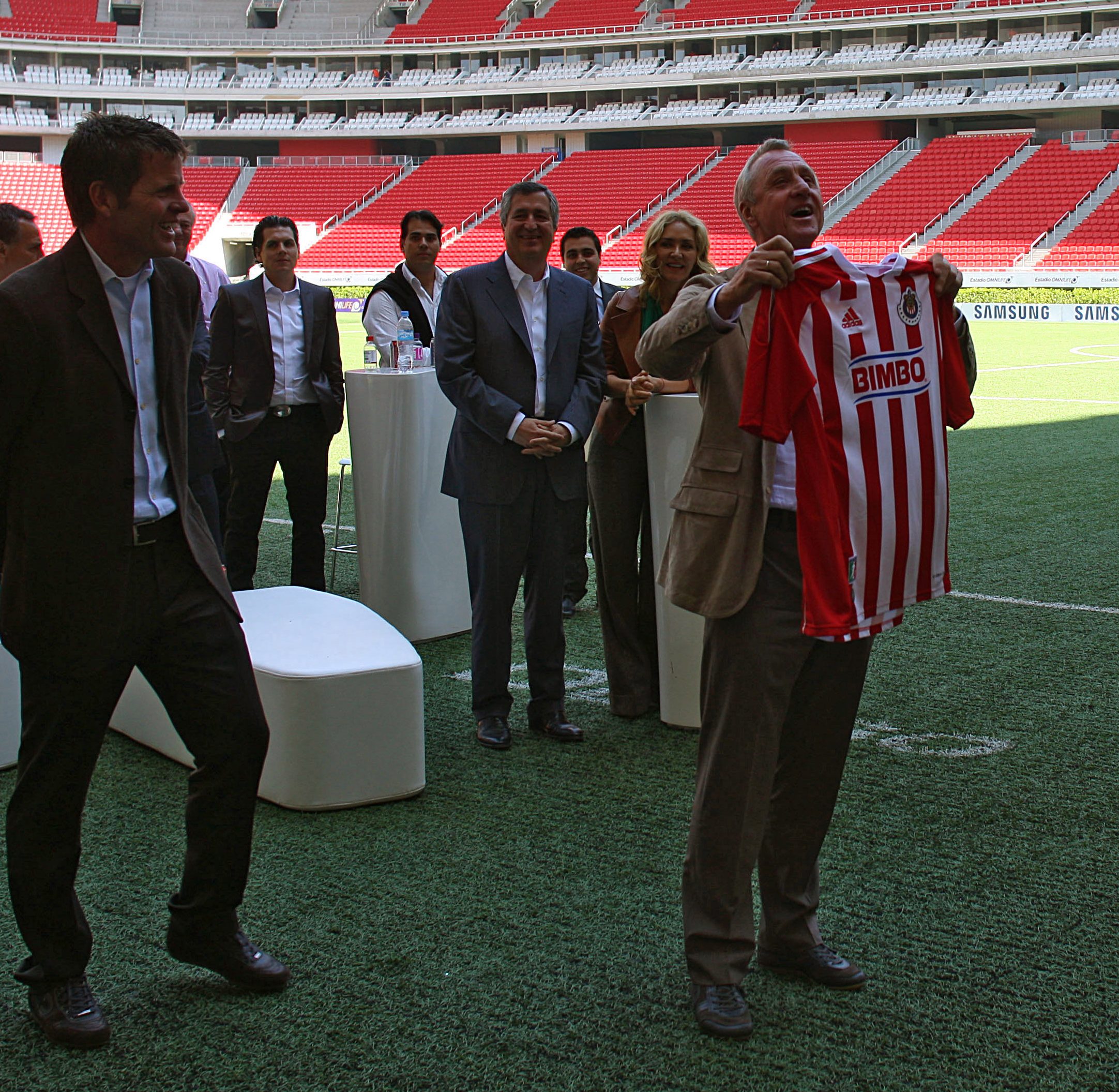 Mexican club Chivas played on a plastic pitch until Johan Cruyff came on board as an adviser and told them to ditch it for grass