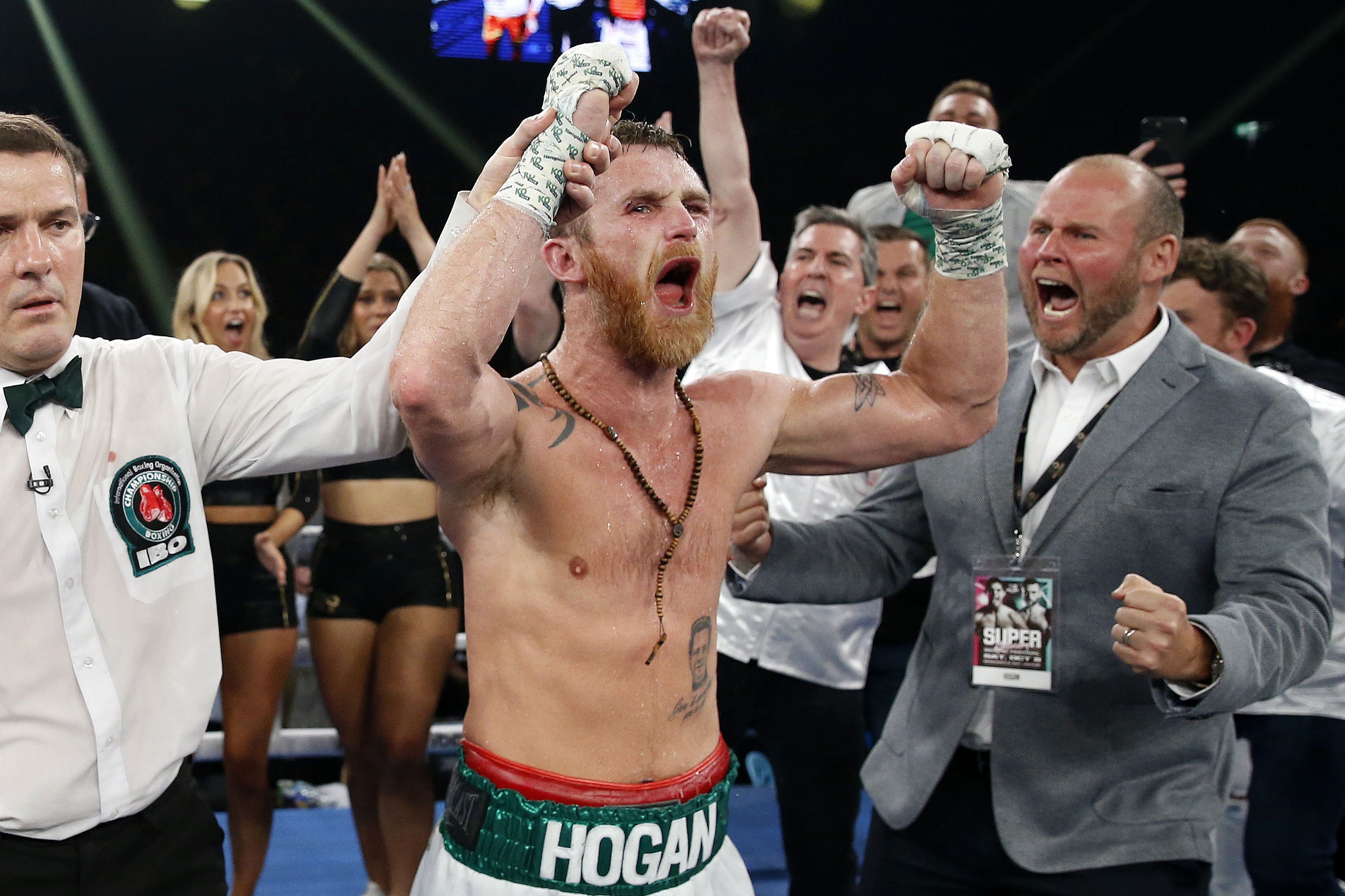 , Conor McGregor offered boxing world title shot by fellow Irish fighter Dennis Hogan as talks begin with UFC star