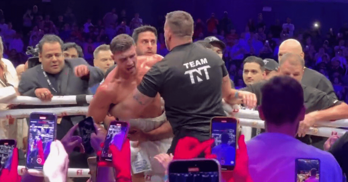 , Floyd Mayweather REFUSED to fight Deji until Jake Paul was removed from ringside after shouting X-rated remarks
