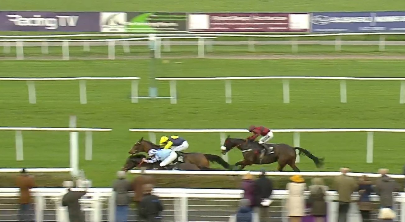, Watch ridiculous finish as 999-1 winner causes huge swing and lands punters £177,000 payday