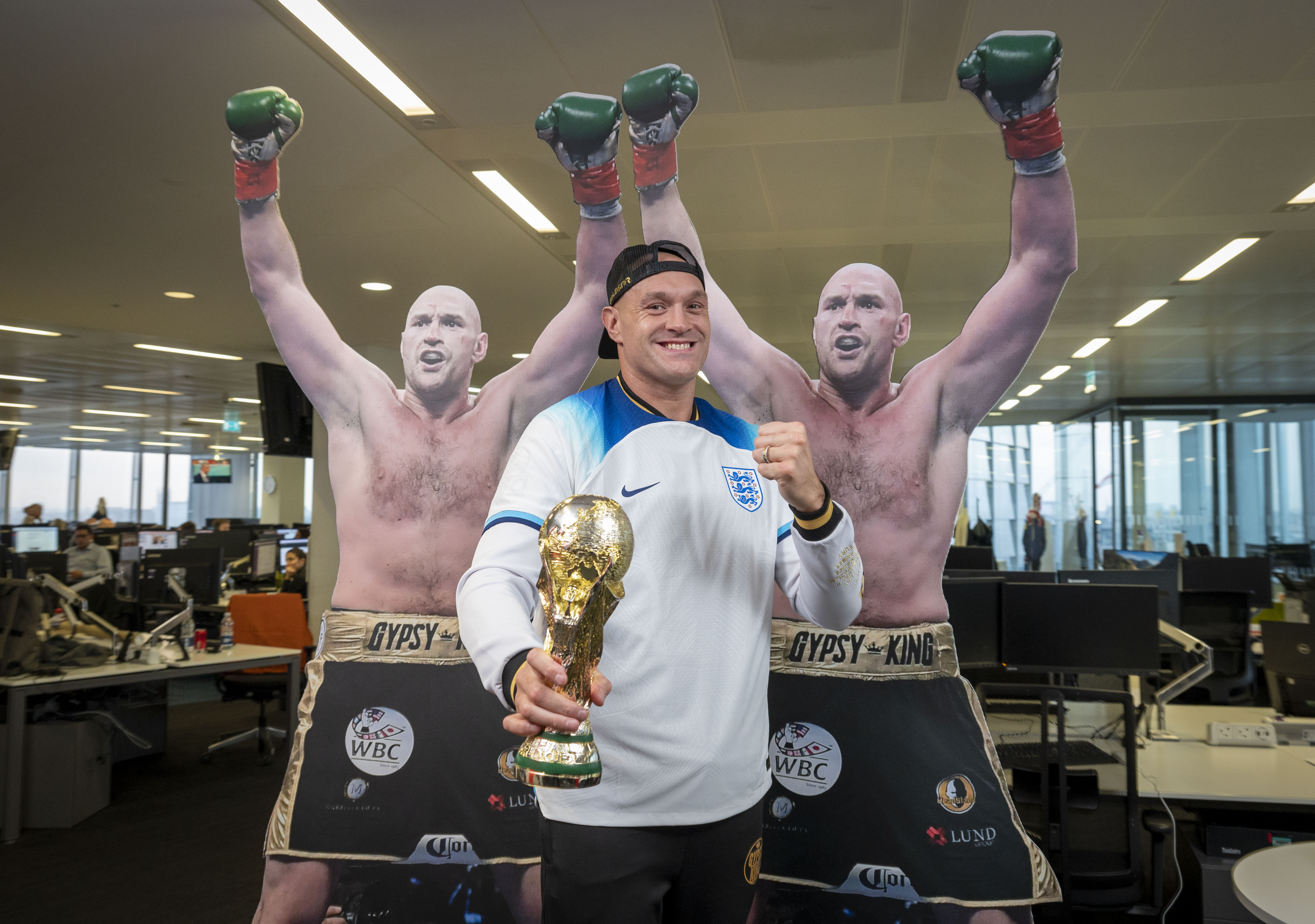 , I’m going to get messy with England fans after I beat Derek Chisora – I’m a devil for the drink, says Tyson Fury