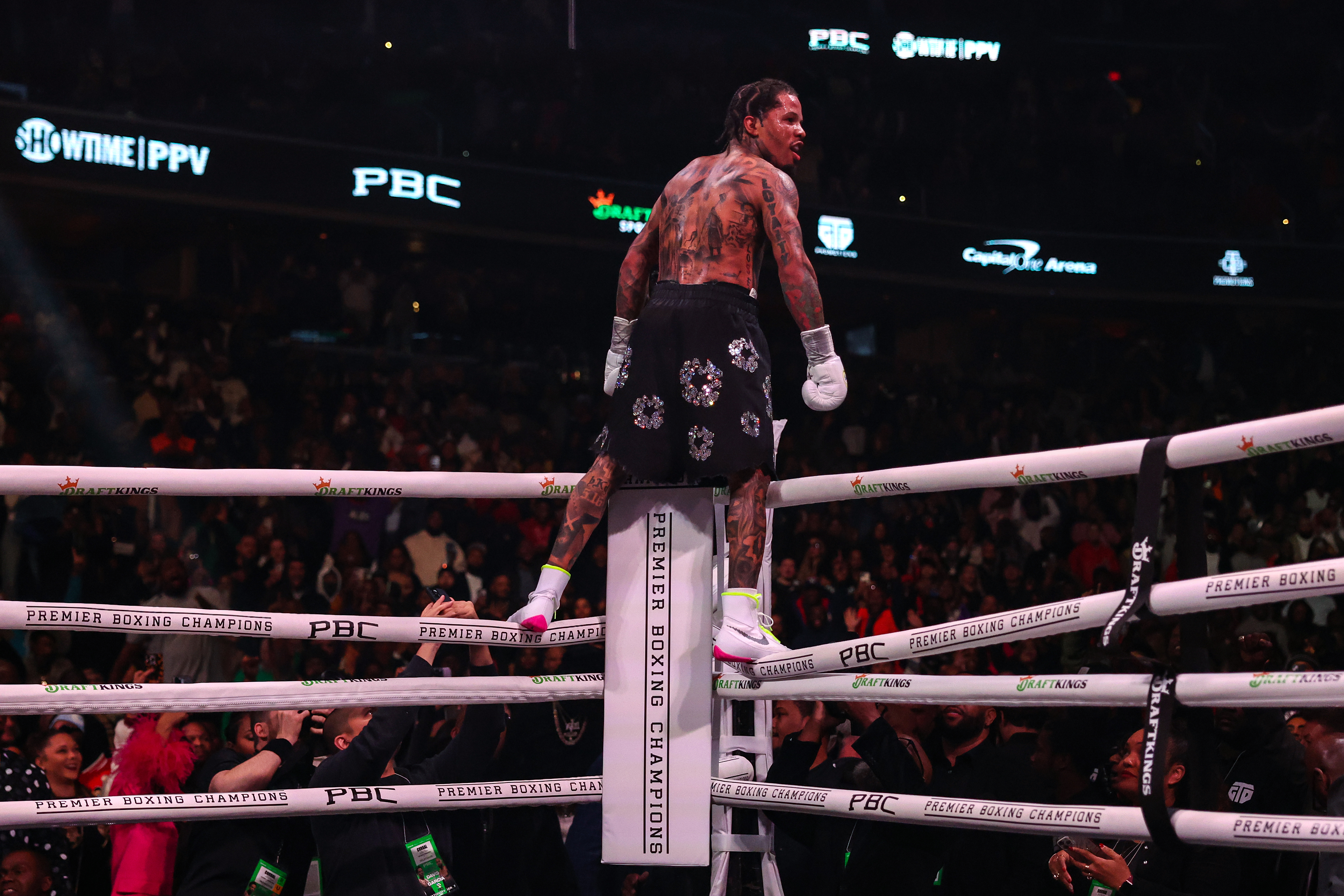 , ‘I can’t see’ – Gervonta Davis stops Hector Luis Garcia in eighth round after battering opponent to retain his WBA title