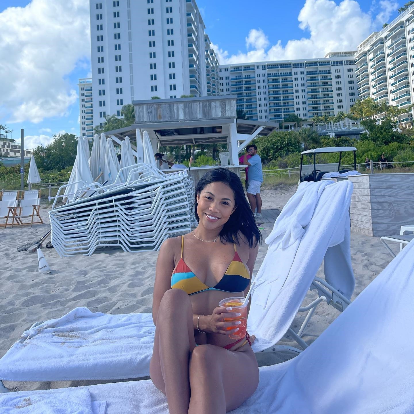 , Stunning golf influencer and Paige Spiranac rival Waiyi Chan posts steamy pics from Miami beach
