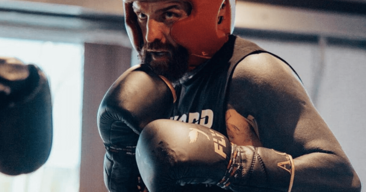 , Touching reason behind Aaron Chalmers’ new gum shield for Floyd Mayweather fight after son ‘puts old one in BIN’