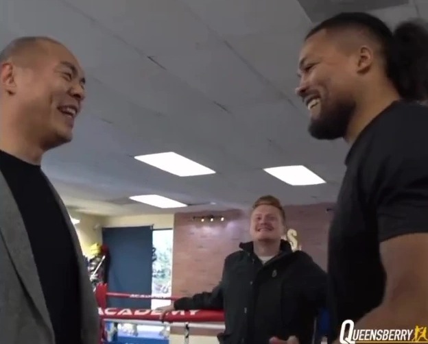 , Joe Joyce gives hilariously awkward response after opponent Zhilei Zhang storms interview for intense face-off