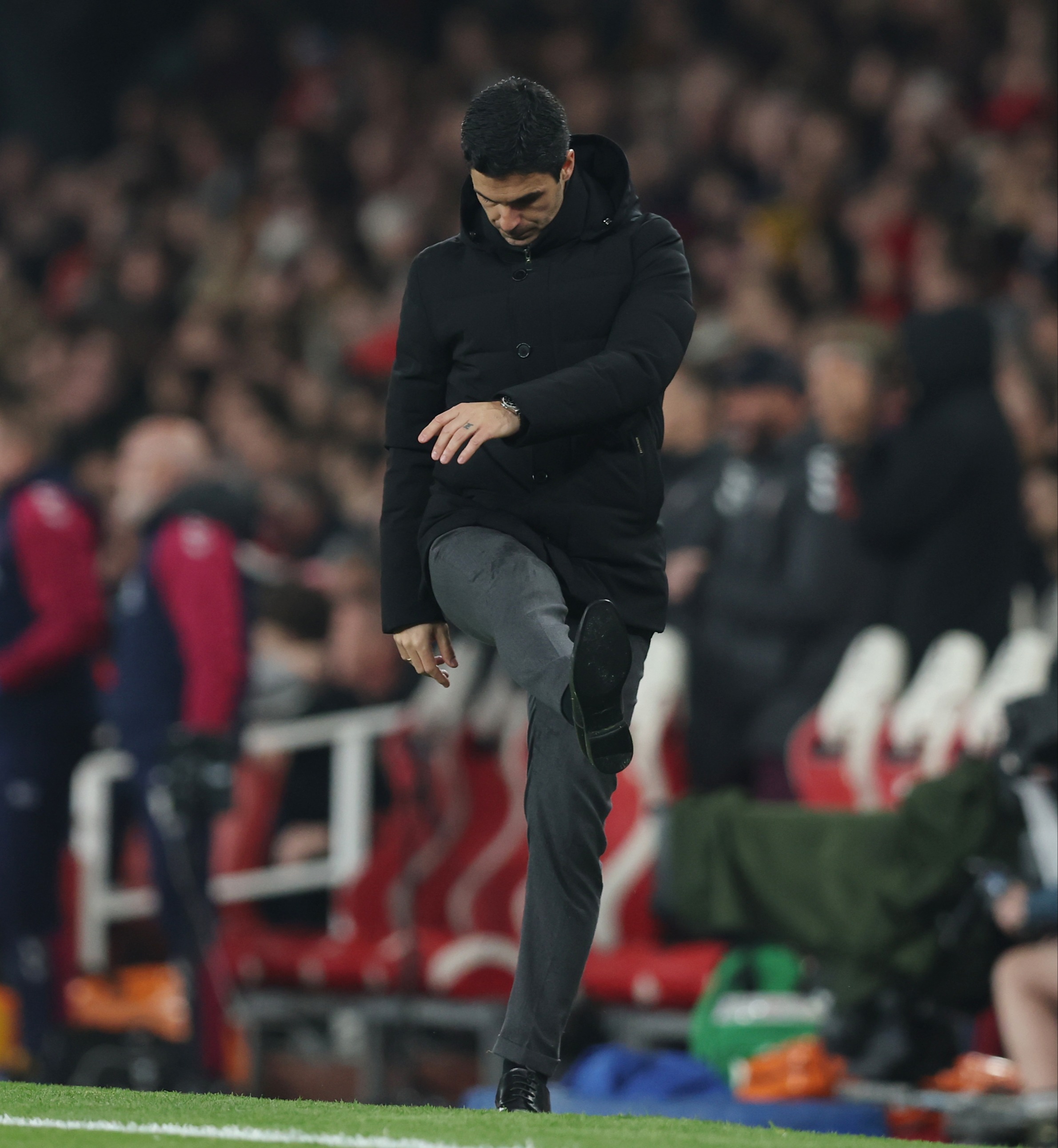 , Arsenal stars break down on pitch with fans fearing they’ve ‘given up on title’ – but Arteta refusing to throw in towel