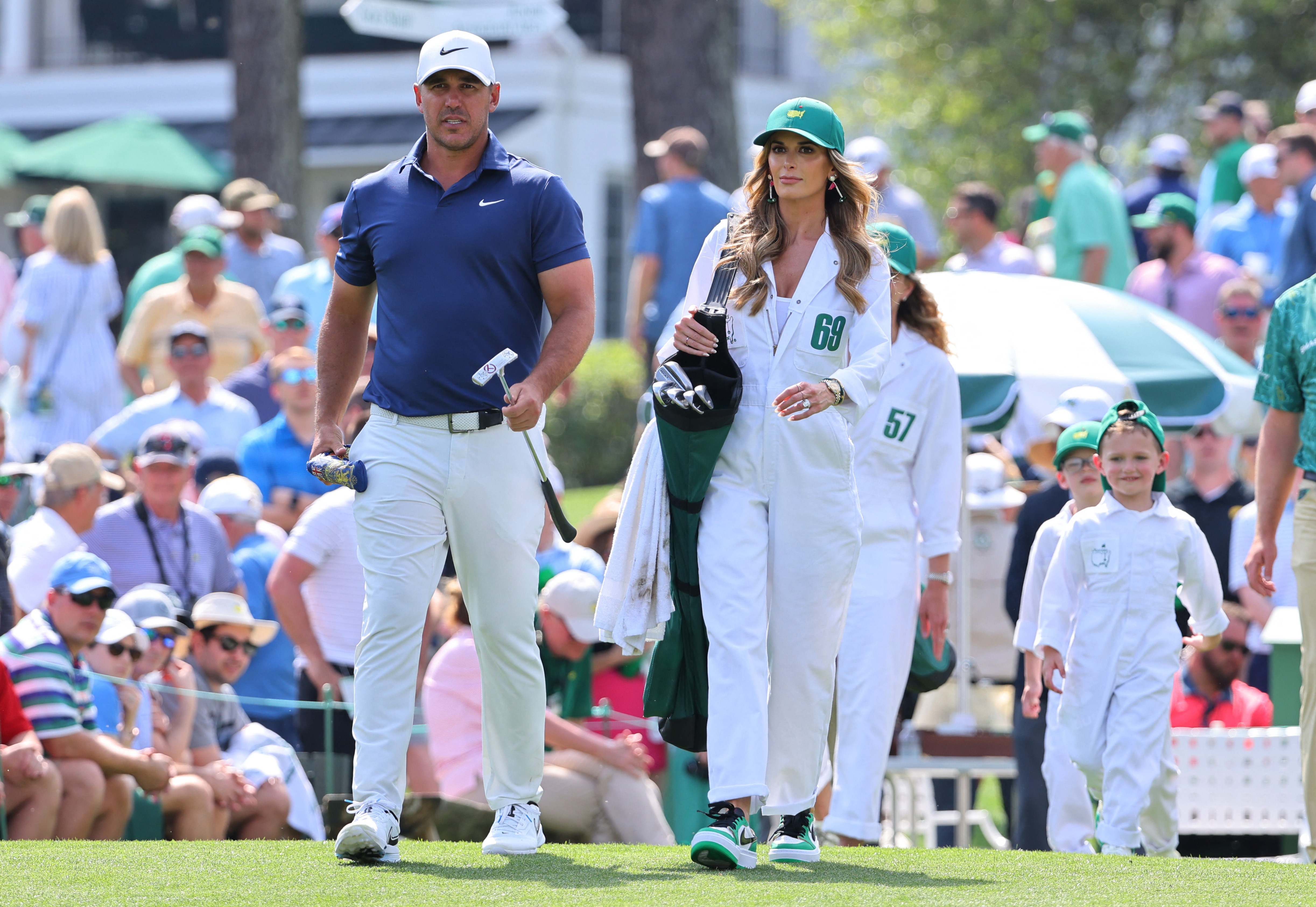 , Paulina Gretzky becomes world’s sexiest caddy in revealing Masters 2023 jumpsuit as she carries Dustin Johnson’s clubs