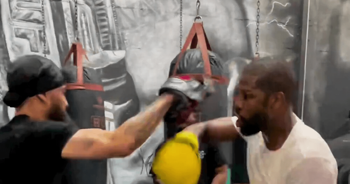 , Floyd Mayweather, 46, shares boxing masterclass with fans left ‘mesmerised’ by legend’s hands