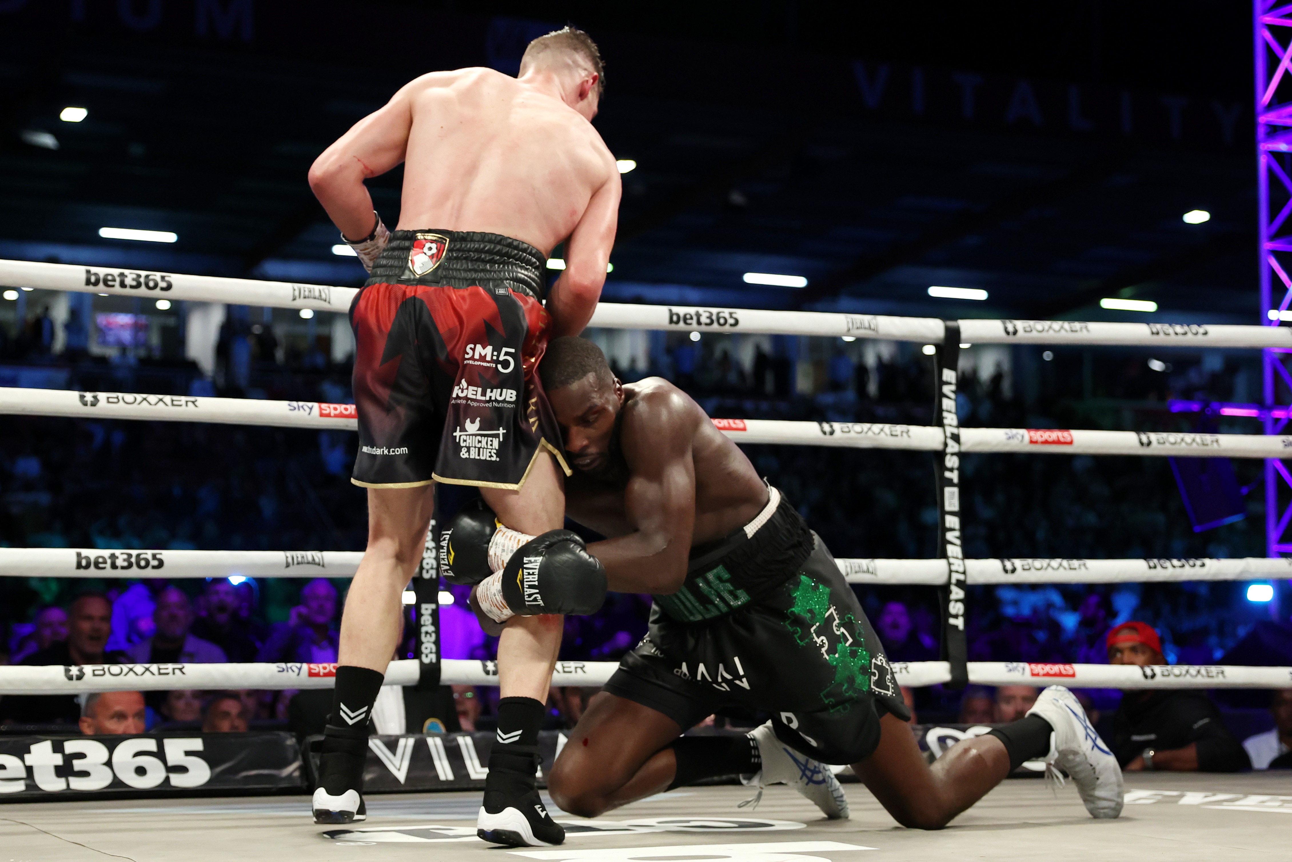 , Raging boxing fans demand judge be ‘investigated immediately after Okolie vs Billam-Smith scorecards revealed