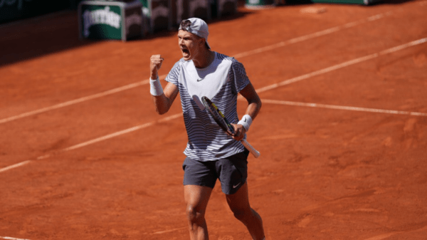, Tennis star Holger Rune labelled ‘cheat’ by fuming Roland Garros fans as he wins bizarre point after double bounce
