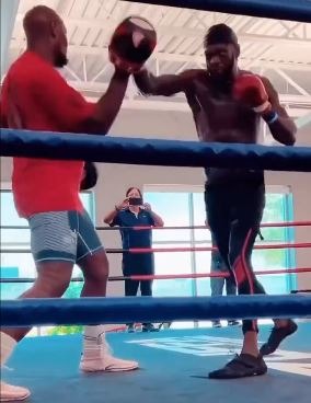 , Boxing fans fear Deontay Wilder will ‘gas out’ in next fight after footage of training emerges
