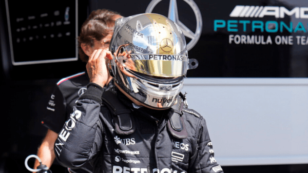 , Lewis Hamilton Reveals Stunning Helmet Design for Japanese Grand Prix