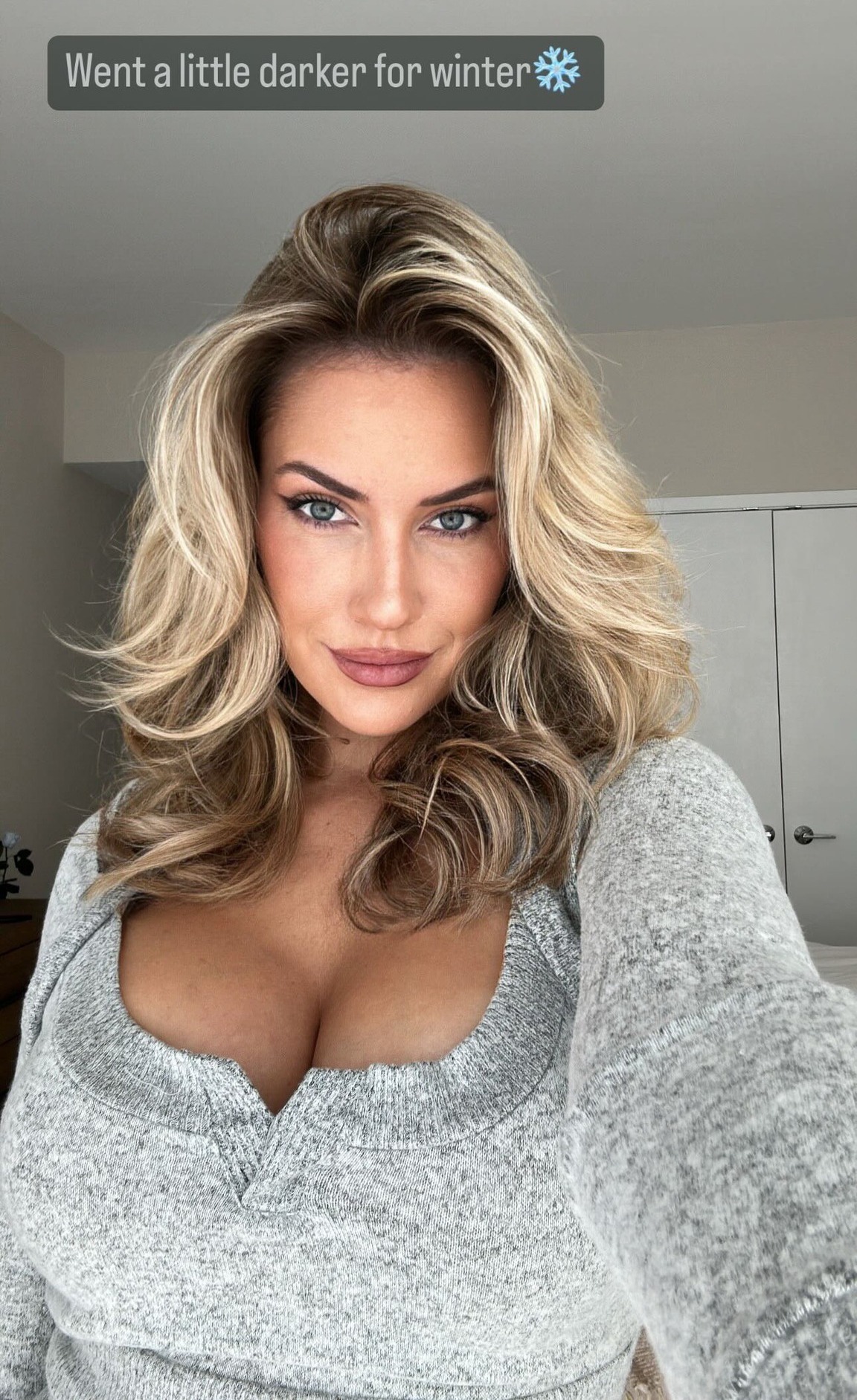 , Paige Spiranac Turns Heads in Low-Cut Jumper as She Prepares for Winter