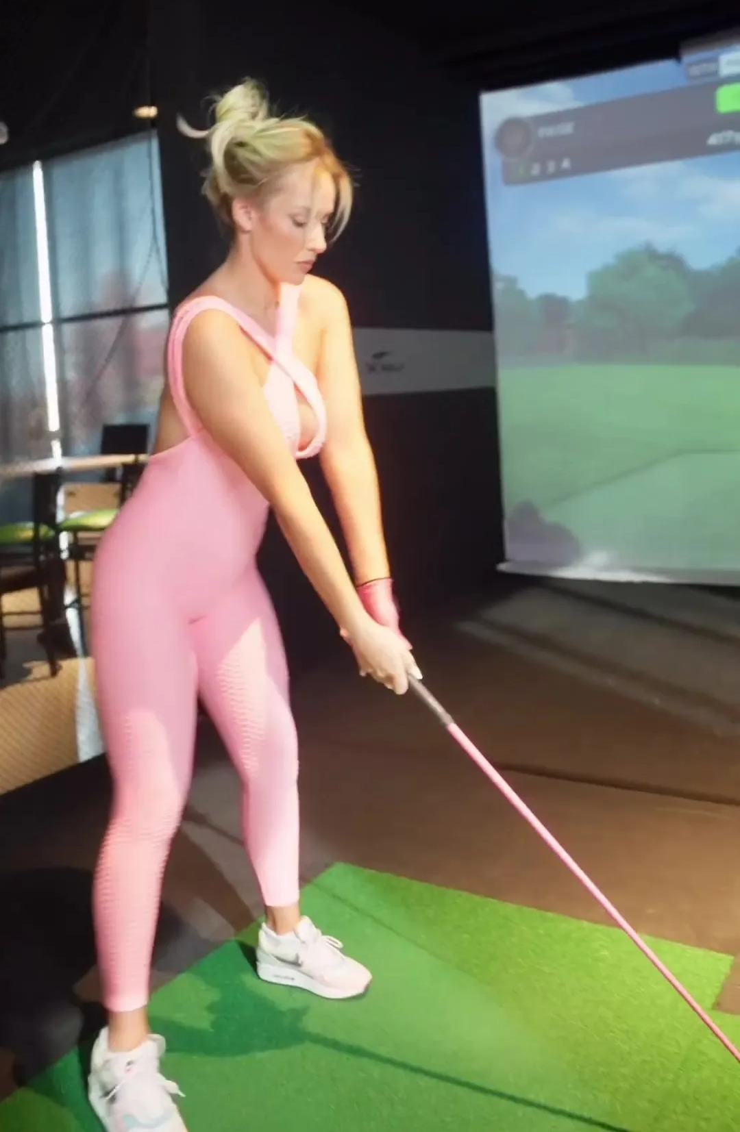, Paige Spiranac sends fans into meltdown with outfit so bold they ‘didn’t even know she was holding a golf club’