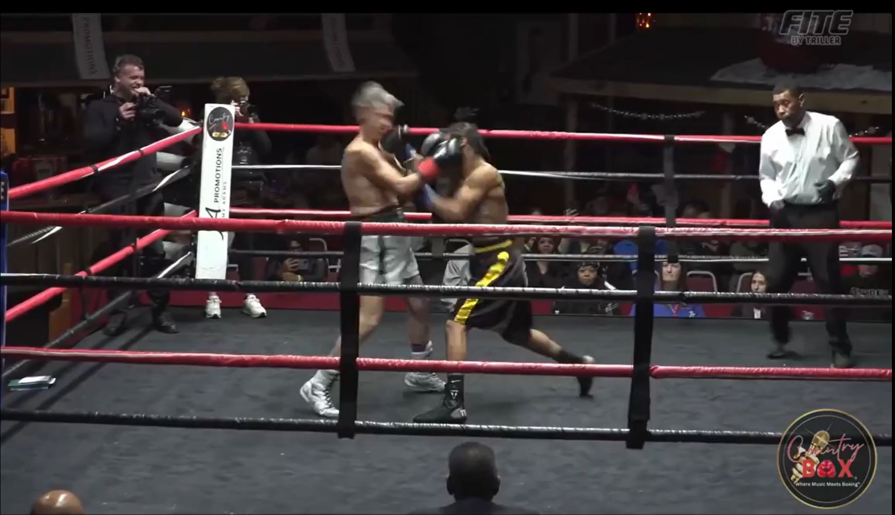 , Boxing fans left disgusted as &#8216;oldest welterweight in the world&#8217; brutally knocked out by opponent 35 years his junior